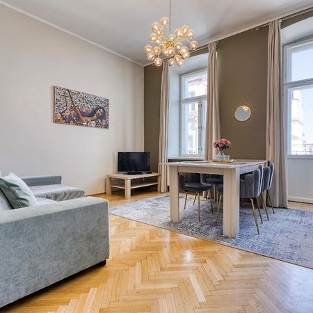 Historic Residence Apartments At Old Town Tallinn Extérieur photo