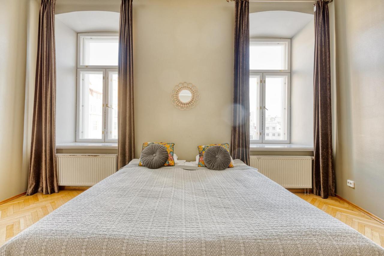 Historic Residence Apartments At Old Town Tallinn Extérieur photo