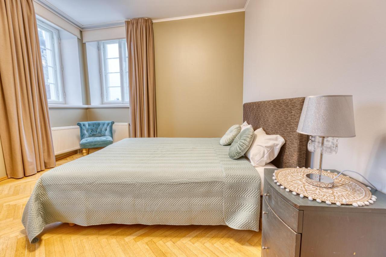 Historic Residence Apartments At Old Town Tallinn Extérieur photo