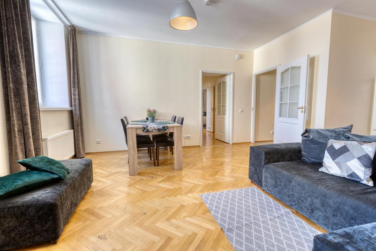 Historic Residence Apartments At Old Town Tallinn Extérieur photo