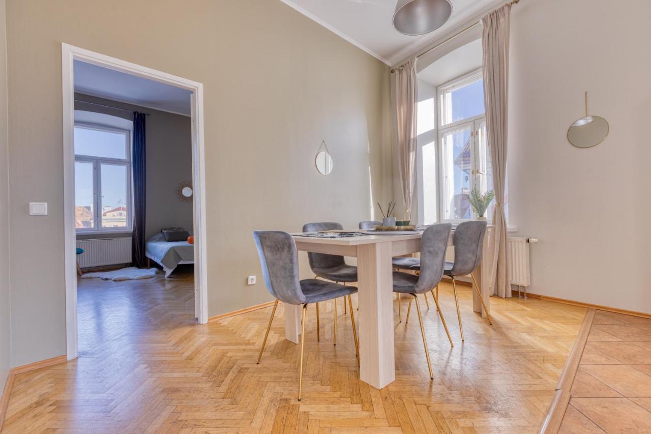 Historic Residence Apartments At Old Town Tallinn Extérieur photo