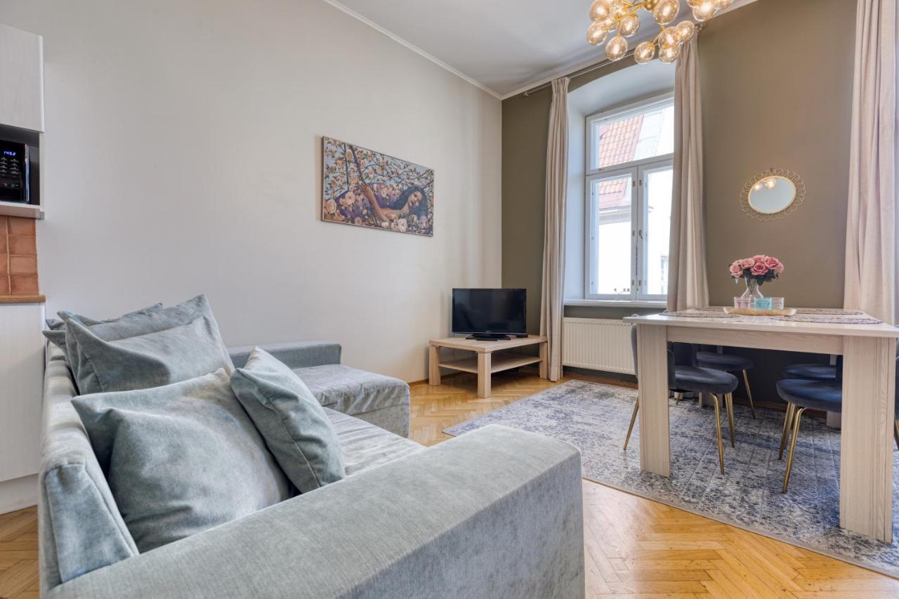 Historic Residence Apartments At Old Town Tallinn Extérieur photo