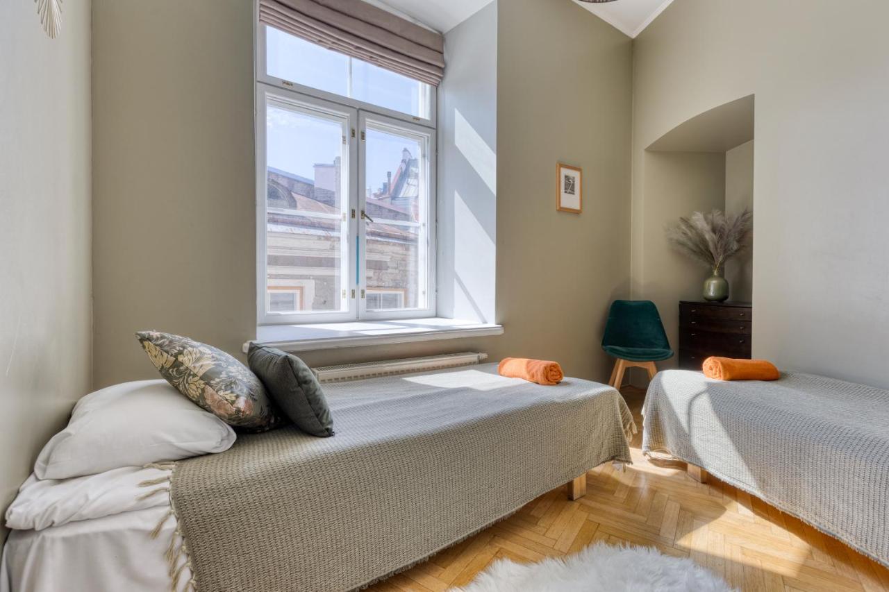 Historic Residence Apartments At Old Town Tallinn Extérieur photo