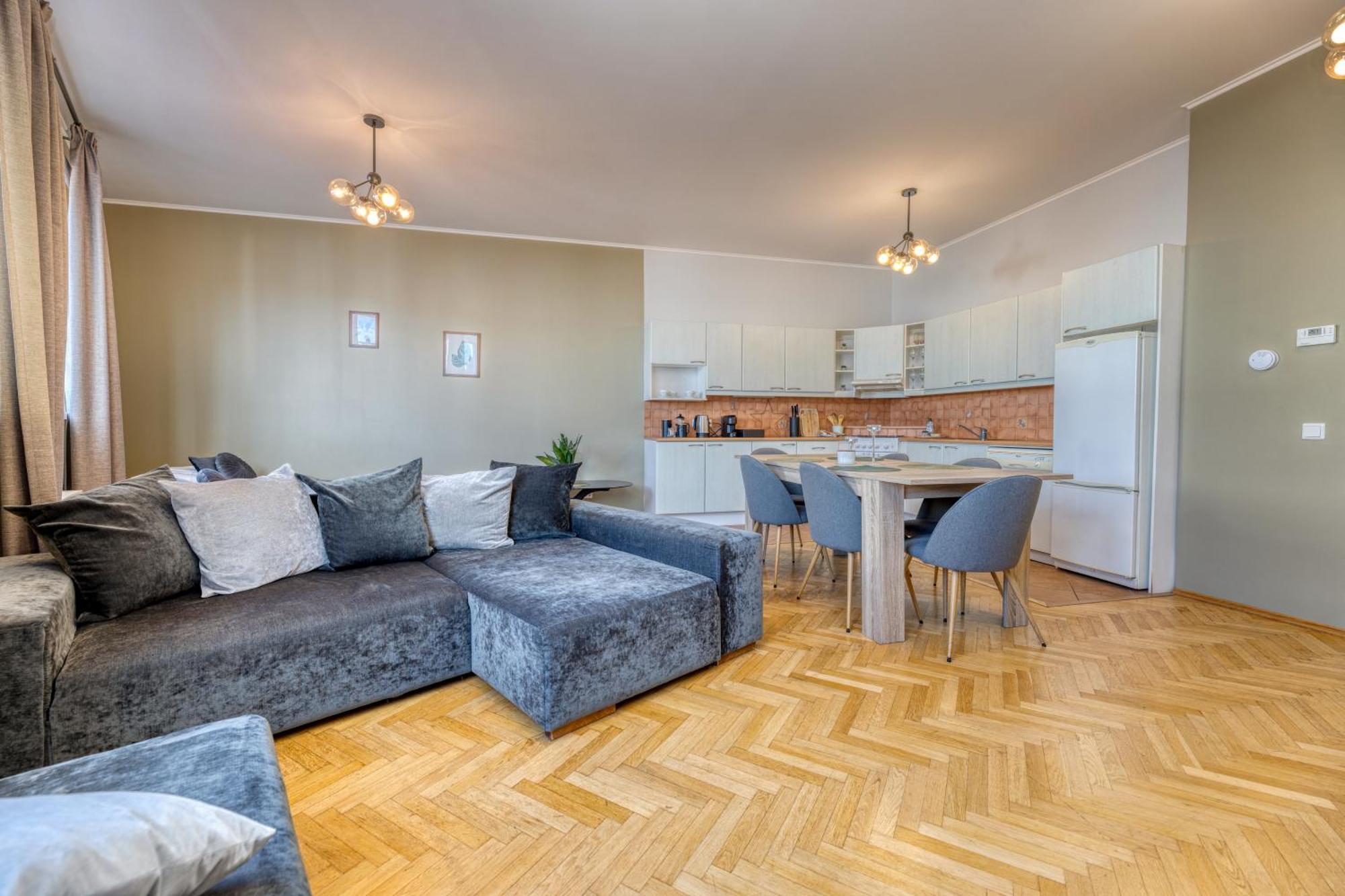 Historic Residence Apartments At Old Town Tallinn Extérieur photo